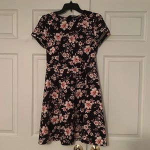 Vince Camuto Floral Dress - Size 6